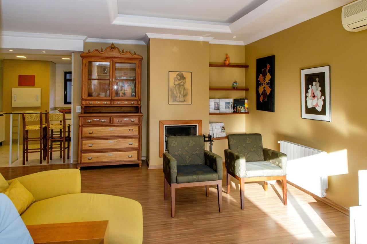 Apartamento super agradável no centro de Gramado Exterior foto